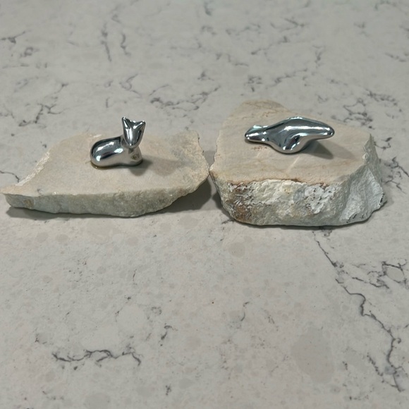 Two hoselton sculptures - Picture 1 of 3